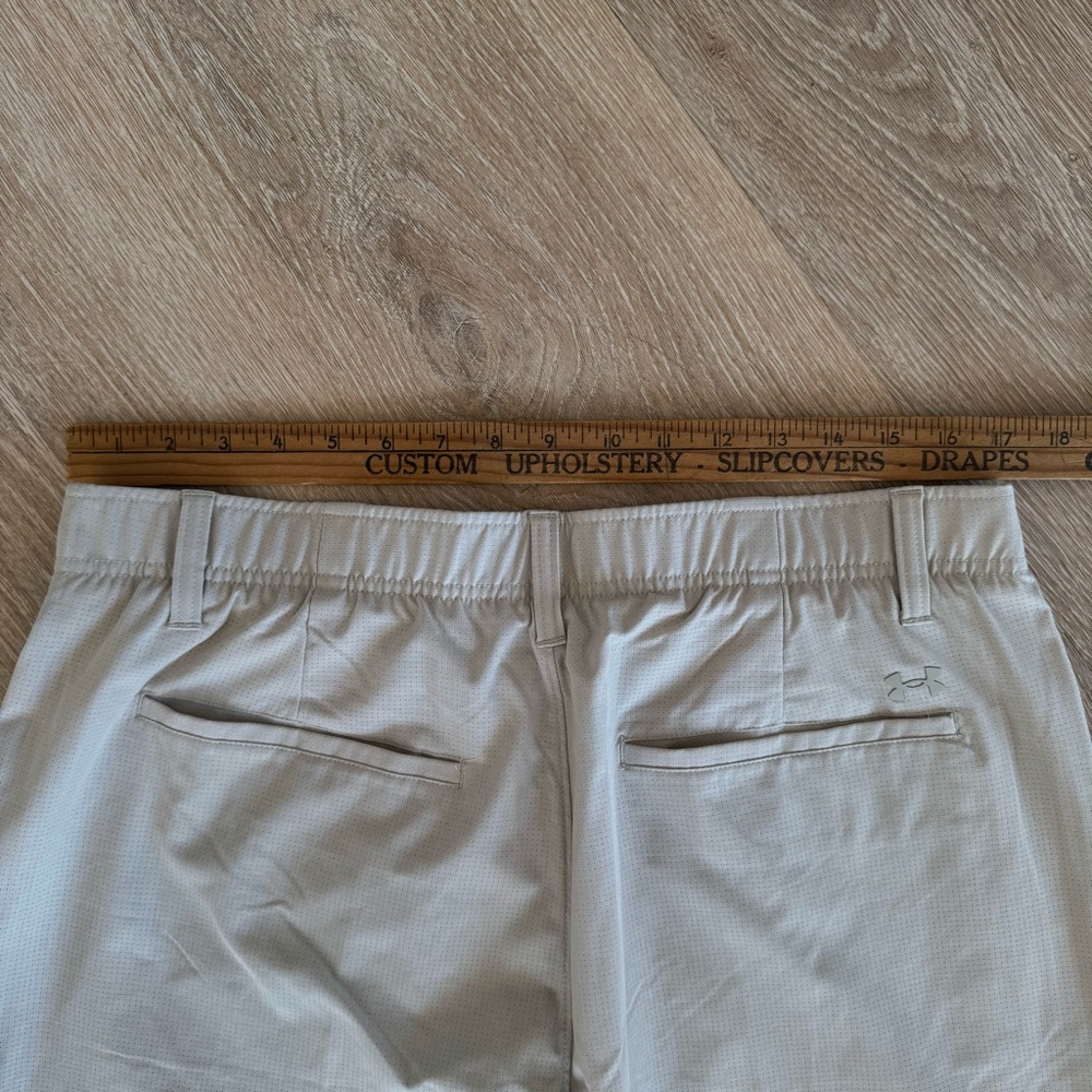 Under Armour air vent tan pants golf - Picture 3 of 8